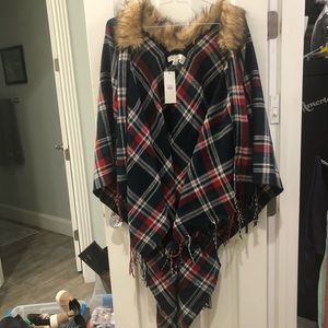 FRANCESCAS RED NAVY PLAID WRAP W/ FAUX FUR COLLAR
